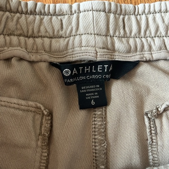Athleta Farallon Cargo Crop Pants Size 6 - Picture 2 of 3